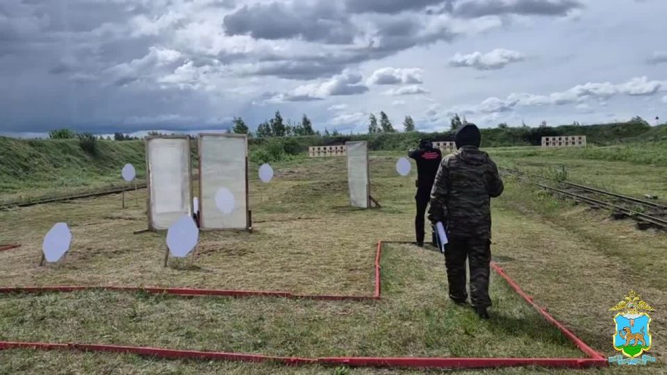 Полицейские соревнуются в меткости на состязаниях «Время героев»