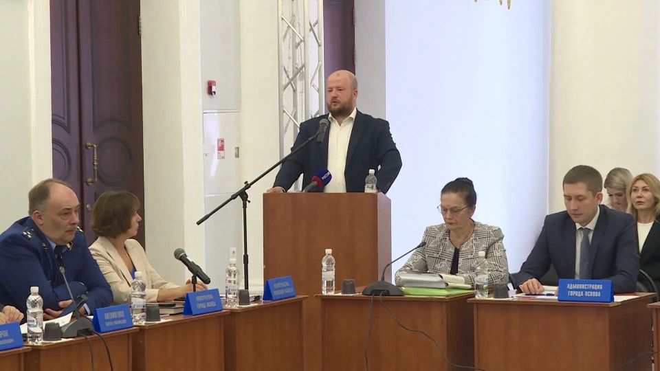Борис Елкин отчитался о работе за год: бюджет Пскова пополнился на девять миллиардов рублей