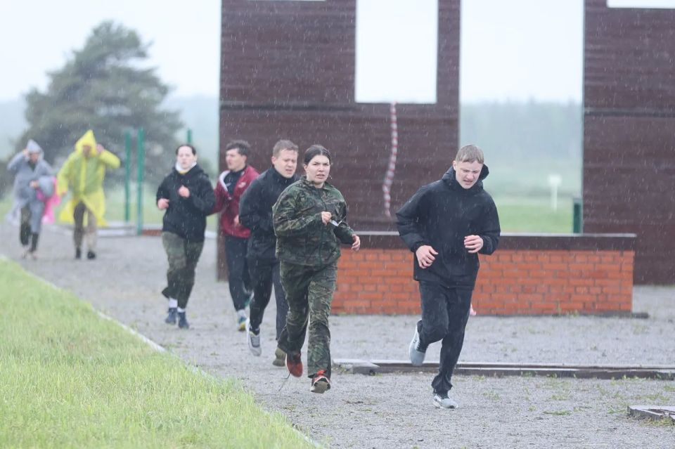 Международные спортивные соревнования "Время героев" активно идут на полигоне "Завеличье" под Псковом Международные спортивные соревнования "Время героев" активно идут на полигоне "Завеличье" под Псковом