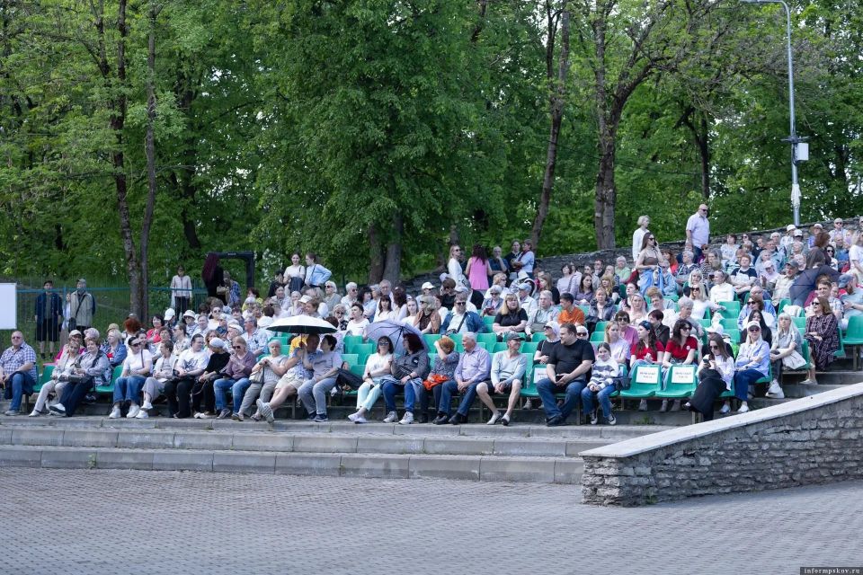 Программа фестиваля «Безопасный город» 31 мая включает в себя большой концерт в Зелёном театре Пскова с выступлениями артистов и танцевальных коллективов