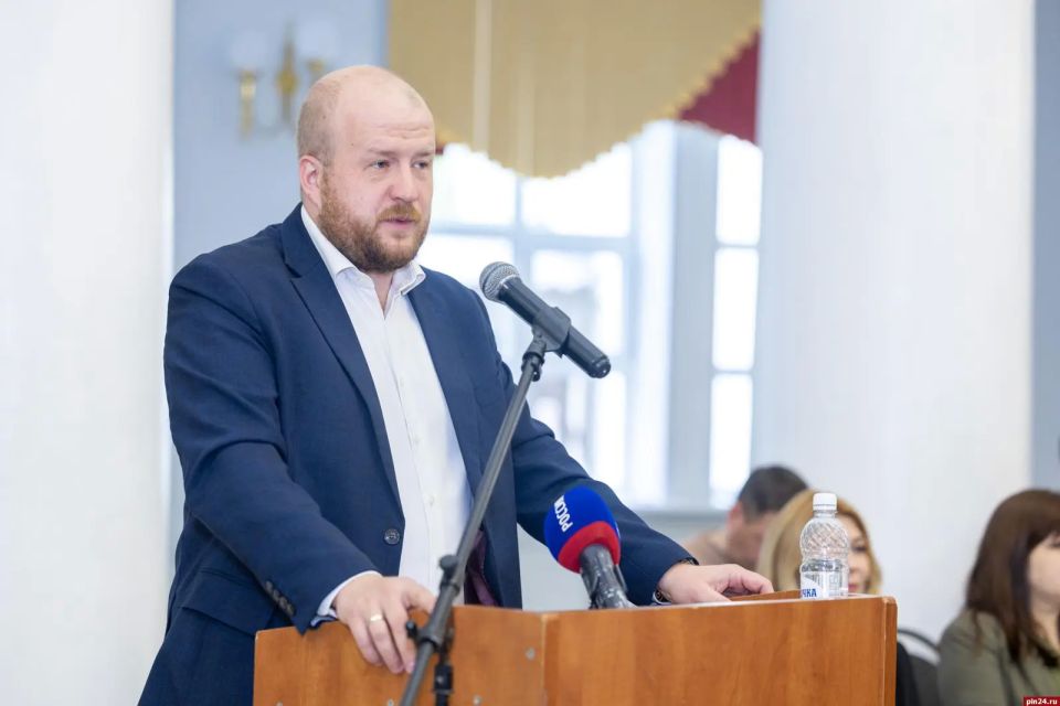 Елкин Борис: Представил отчет о результатах своей деятельности и деятельности Администрации города за 2025 год на сессии Псковской городской Думы Елкин Борис: Представил отчет о результатах своей деятельности и деятельности Администрации города за 2025 год на сессии Псковской городской Думы