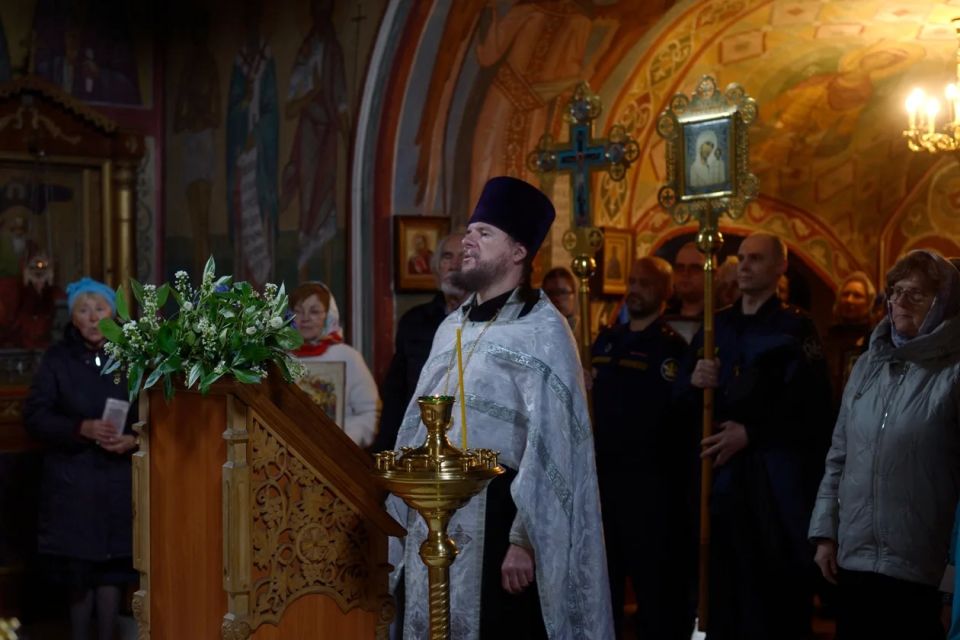 Крестный ход вокруг Пскова объединил сотрудников СИЗО-1 и прихожан храма Апостола и Евангелиста Иоанна Богослова Крестный ход вокруг Пскова объединил сотрудников СИЗО-1 и прихожан храма Апостола и Евангелиста Иоанна Богослова