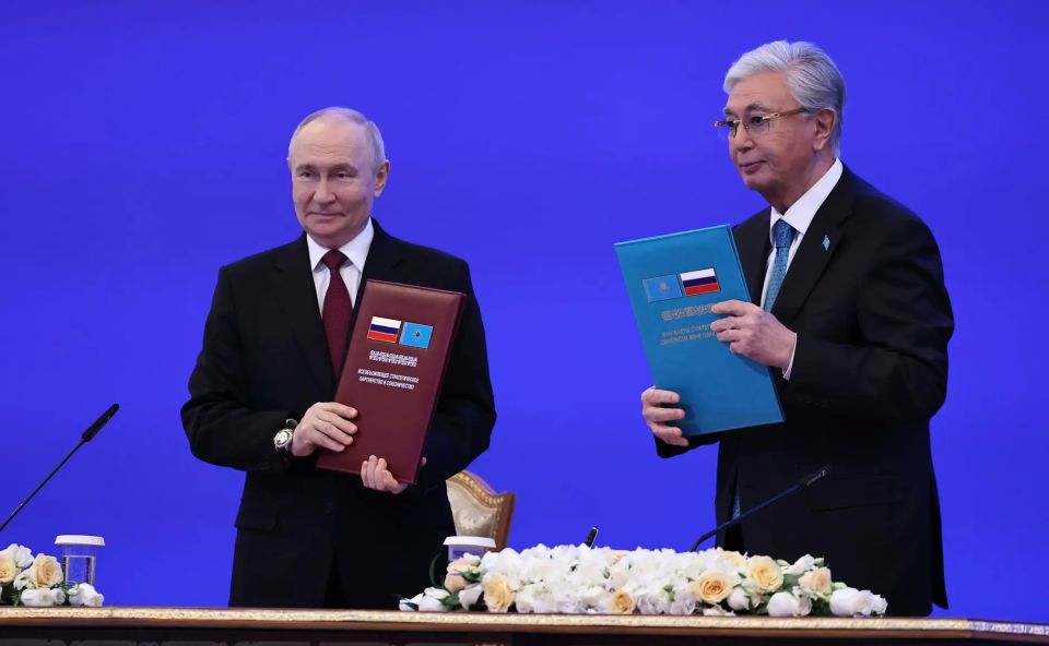 28 мая в Астане президенты Владимир Путин и Касым-Жомарт Токаев подписали совместное заявление о семи основах дружбы и добрососедства народов России и Казахстана