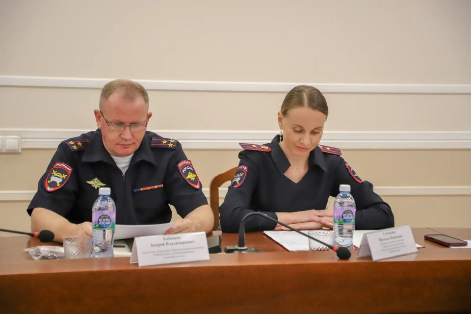 Обсудили вопросы безопасности детей на дорогах и в летних лагерях Обсудили вопросы безопасности детей на дорогах и в летних лагерях