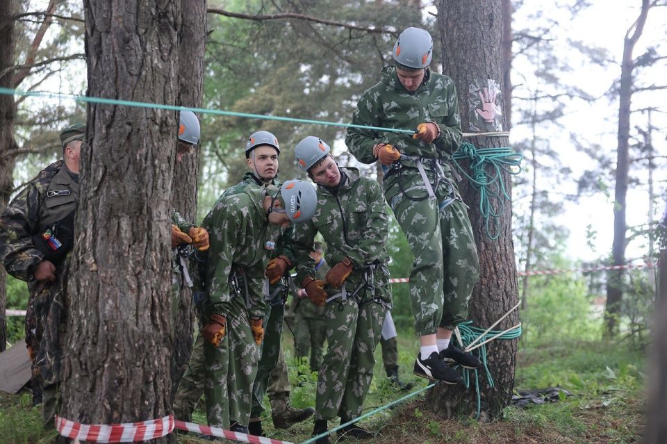 Связь поколений на страже мужества и памяти Связь поколений на страже мужества и памяти