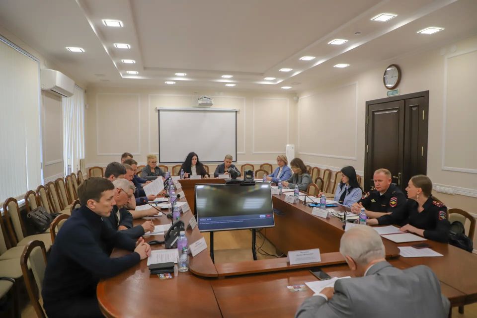 Обсудили вопросы безопасности детей на дорогах и в летних лагерях Обсудили вопросы безопасности детей на дорогах и в летних лагерях