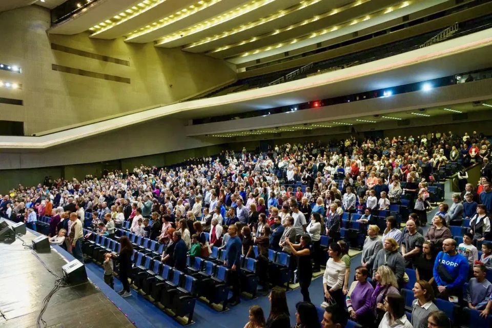 Завершающаяся весна оказалась очень насыщенной культурными событиями и победами творческих коллективов Завершающаяся весна оказалась очень насыщенной культурными событиями и победами творческих коллективов