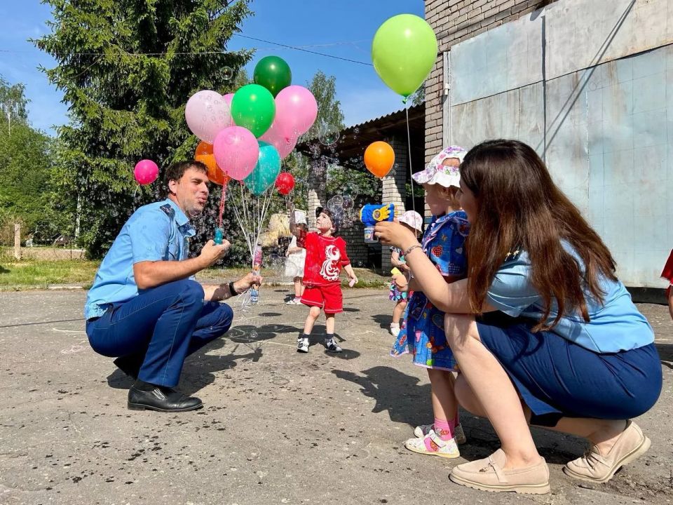 Прокуратура Псковской области на постоянной основе стоит на страже прав несовершеннолетних: от охраны жизни и здоровья до права на семью и жильё