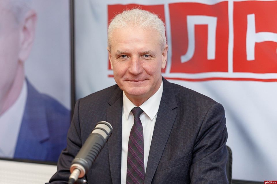 Президиум политсовета регионального отделения "Единой России" утвердил первую 5-ку на выборах в Заксобрание Псковской области: Президиум политсовета регионального отделения "Единой России" утвердил первую 5-ку на выборах в Заксобрание Псковской области: