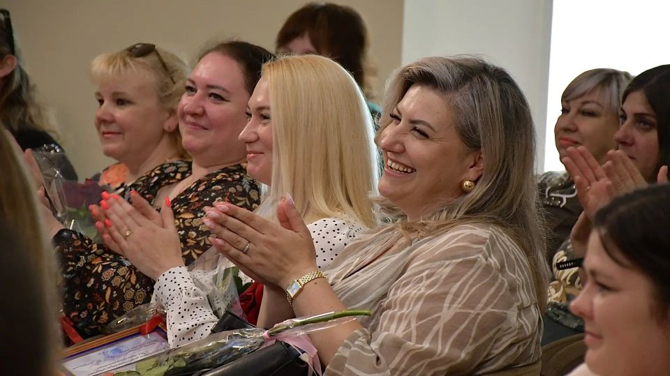 Социальные работники – опора и крепкий тыл нашего общества! Социальные работники – опора и крепкий тыл нашего общества!