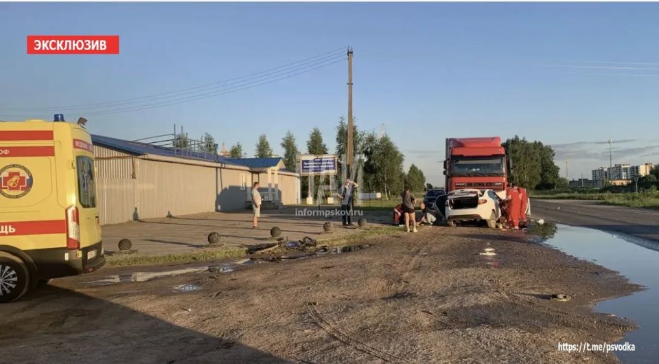 Четыре человека, в том числе ребенок, пострадали в результате ДТП Четыре человека, в том числе ребенок, пострадали в результате ДТП