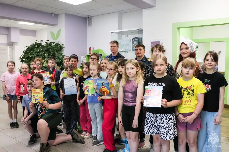 Огонь и вода: учимся безопасности вместе с МЧС России Огонь и вода: учимся безопасности вместе с МЧС России