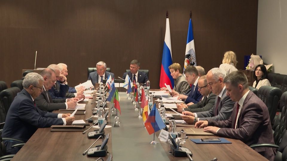 Александр Котов и Игорь Дитрих приняли участие в 69-й конференции Парламентской ассоциации Северо-Запада России Александр Котов и Игорь Дитрих приняли участие в 69-й конференции Парламентской ассоциации Северо-Запада России