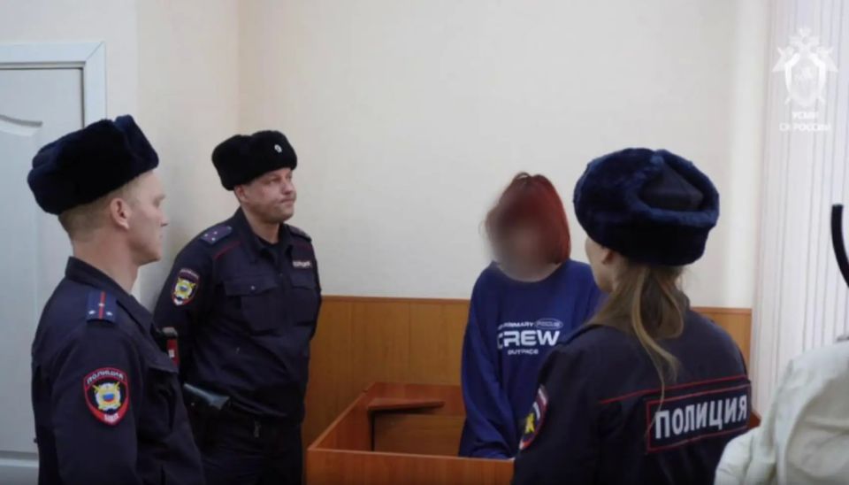 16-летней псковичке продлили арест до 19 июля