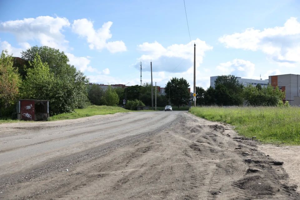 Участок улицы Кузбасской Дивизии от Народной до Юбилейной в Пскове осмотрела делегация Совета Федерации