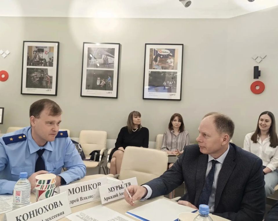 В Пскове обсудили снижение административной нагрузки на бизнес и защиту прав предпринимателей В Пскове обсудили снижение административной нагрузки на бизнес и защиту прав предпринимателей