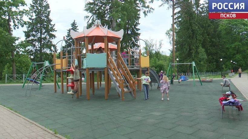 От набережной до детской площадки: как в Стругах Красных преображаются общественные территории От набережной до детской площадки: как в Стругах Красных преображаются общественные территории