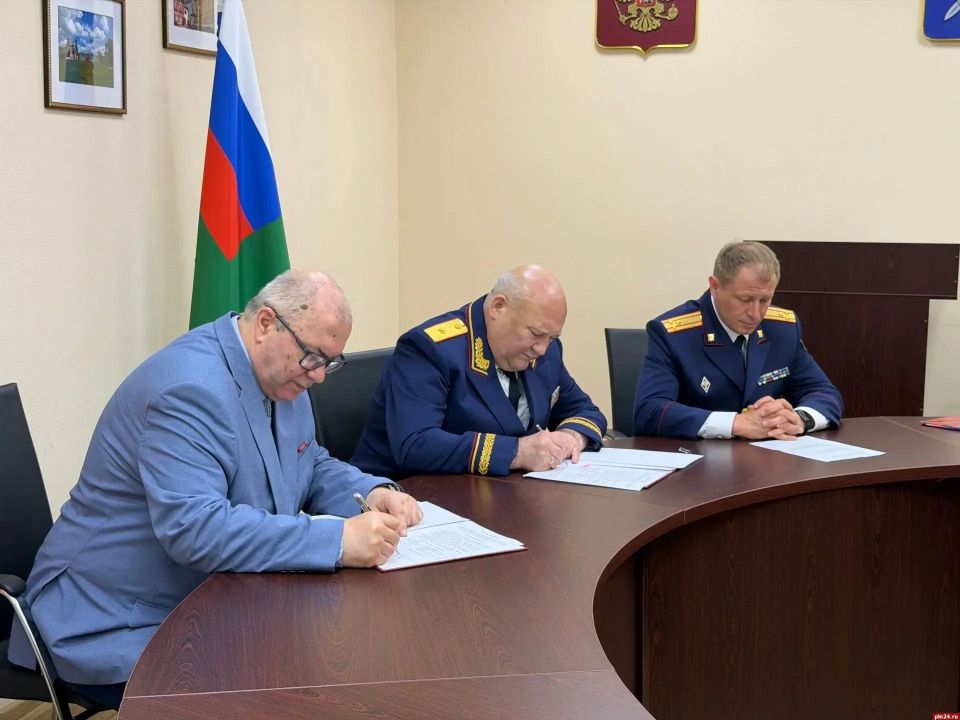 Еще три кадетских класса Следкома откроют в Псковской области Еще три кадетских класса Следкома откроют в Псковской области