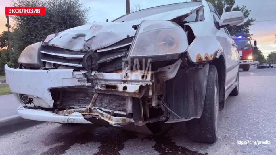 В Пустошке, на улице Октябрьской у дома 53, по словам очевидцев, женщина за рулем автомобиля Geely, поворачивая с главной дороги, не пропустила мотоцикл под управлением подростка В Пустошке, на улице Октябрьской у дома 53, по словам очевидцев, женщина за рулем автомобиля Geely, поворачивая с главной дороги, не пропустила мотоцикл под управлением подростка