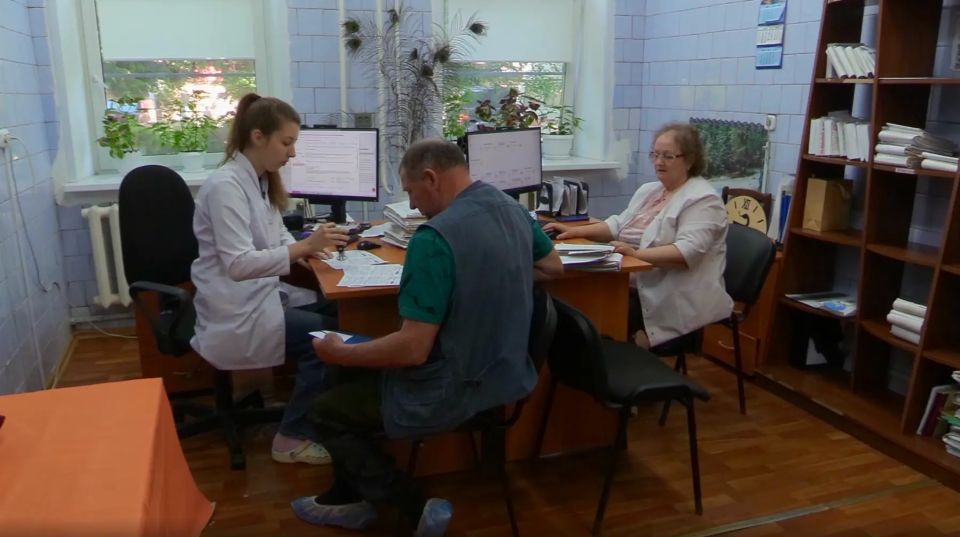 «Лечит всё»: бежаницкий терапевт рассказала об актуальности своей профессии
