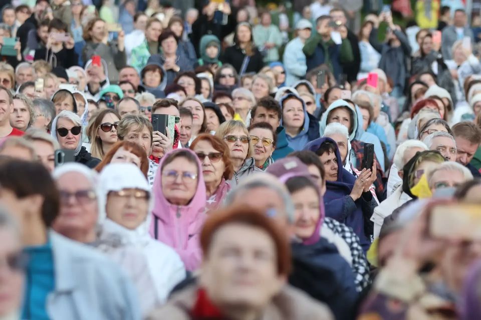 Как всегда ярко и динамично в Пскове завершился масштабный Всероссийский хоровой фестиваль имени М.Ф. Гривского. Он был посвящен Году единства народов России Как всегда ярко и динамично в Пскове завершился масштабный Всероссийский хоровой фестиваль имени М.Ф. Гривского. Он был посвящен Году единства народов России
