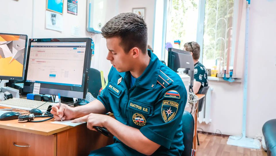 Помогают не только по долгу службы, но и по зову сердца Помогают не только по долгу службы, но и по зову сердца