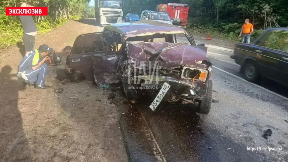 В Струго-Красненском районе, у деревни Залазы, водитель автомобиля ВАЗ-21074 1980 года рождения, находясь в состоянии алкогольного опьянения, не справился с управлением и совершил столкновение с автомобилем Daewoo Matiz под... В Струго-Красненском районе, у деревни Залазы, водитель автомобиля ВАЗ-21074 1980 года рождения, находясь в состоянии алкогольного опьянения, не справился с управлением и совершил столкновение с автомобилем Daewoo Matiz под...