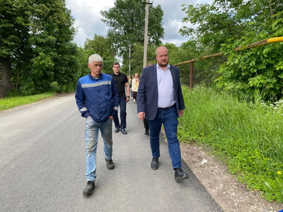 Елкин Борис: Вместе с депутатом Псковской городской Думы Алесей Михачевой мы провели традиционный контрольный выезд по территории 2-го избирательного округа Елкин Борис: Вместе с депутатом Псковской городской Думы Алесей Михачевой мы провели традиционный контрольный выезд по территории 2-го избирательного округа
