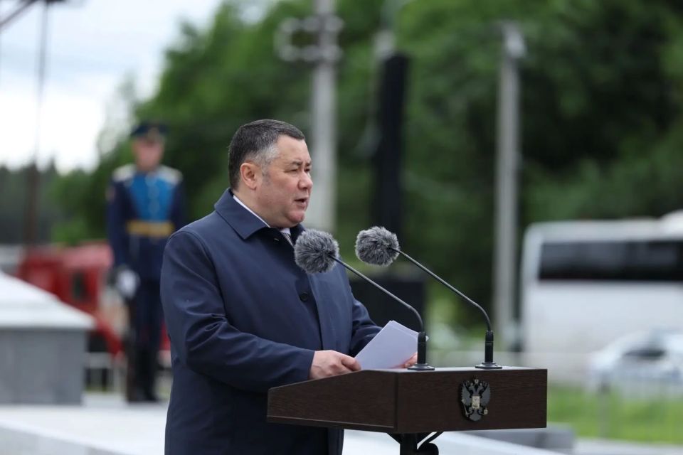 На церемонии открытия мемориала в честь защитников Отечества и участников специальной военной операции в Пскове выступил
