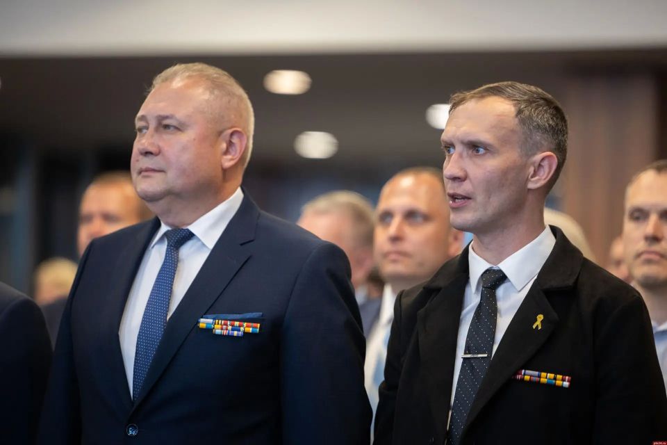 В Москву ехать надо. Уже через полторы недели в столице пройдет первый из двух заявленных «Единой Россией» предвыборных съездов партии В Москву ехать надо. Уже через полторы недели в столице пройдет первый из двух заявленных «Единой Россией» предвыборных съездов партии