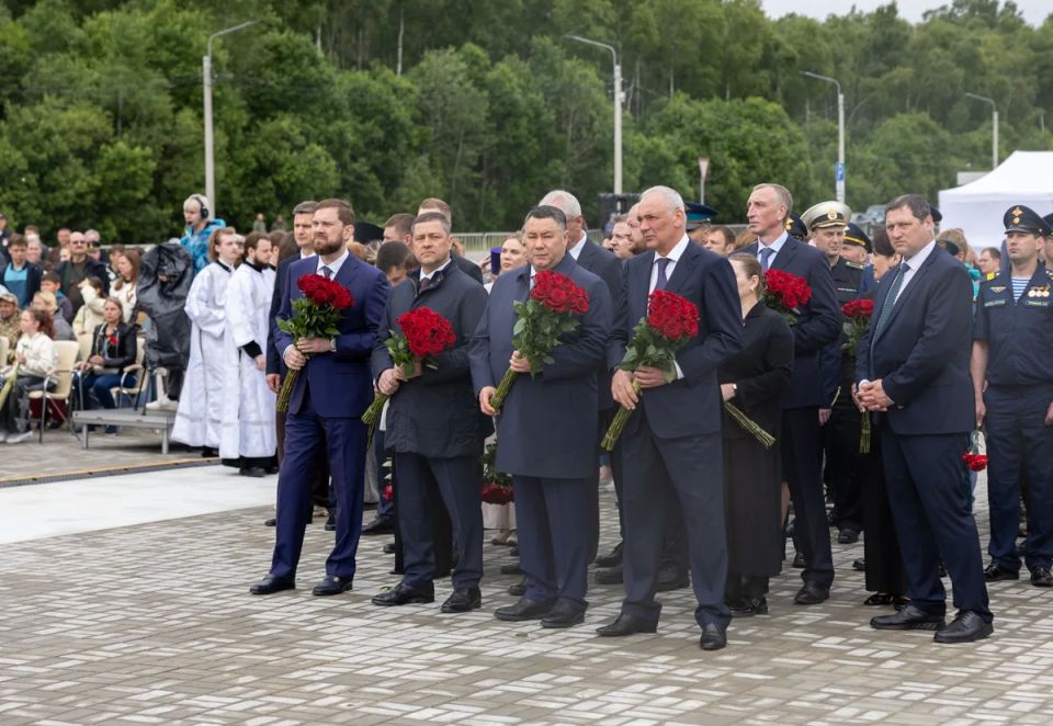 Игорь Баринов принял участие в открытии мемориального комплекса защитникам Отечества Игорь Баринов принял участие в открытии мемориального комплекса защитникам Отечества