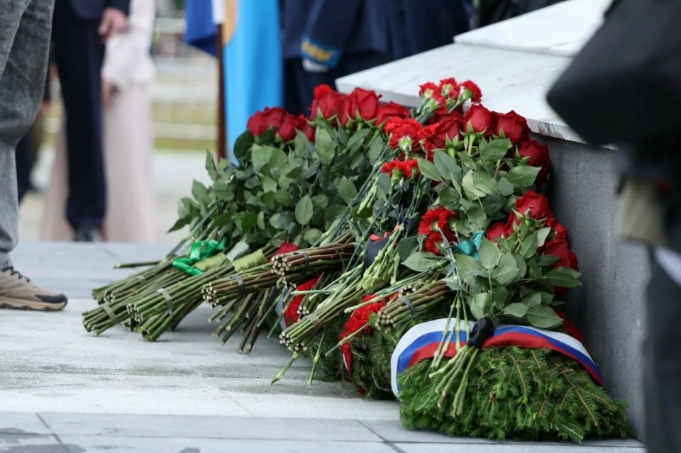 Мемориальный комплекс в честь защитников Отечества открыли в деревне Белый Мох Мемориальный комплекс в честь защитников Отечества открыли в деревне Белый Мох