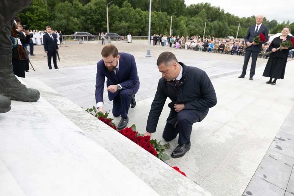 Игорь Баринов принял участие в открытии мемориального комплекса защитникам Отечества Игорь Баринов принял участие в открытии мемориального комплекса защитникам Отечества