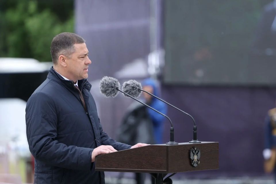 На церемонии открытия нового мемориального комплекса в честь защитников Отечества губернатор Псковской области Михаил Ведерников отметил, что работа над мемориалом началась в Год защитника Отечества и успешно завершилась...
