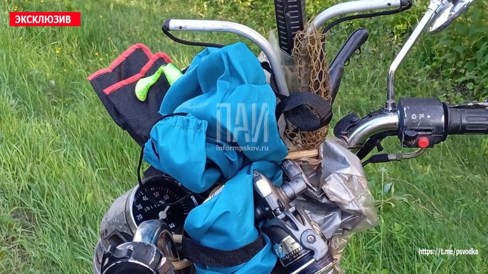 В Порховском районе, на трассе у остановки Шелонь-2, произошло столкновение мопеда и автомобиля Volkswagen В Порховском районе, на трассе у остановки Шелонь-2, произошло столкновение мопеда и автомобиля Volkswagen