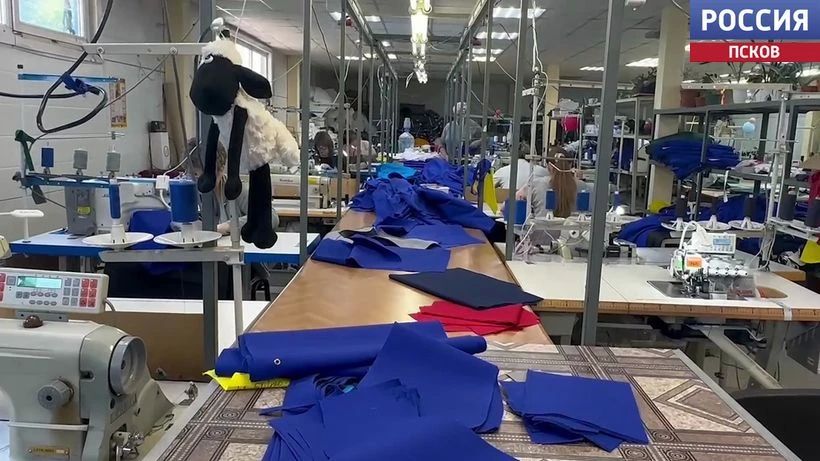 Народному фронту в Псковской области передали очередную партию помощи - почти 300 теплых флисовых кофт Народному фронту в Псковской области передали очередную партию помощи - почти 300 теплых флисовых кофт