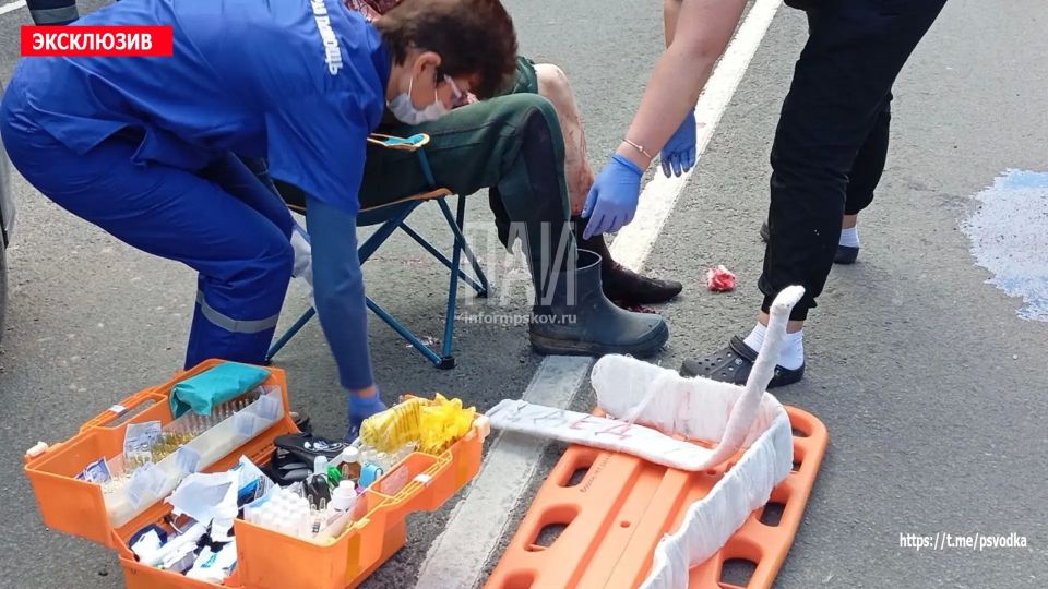В Порховском районе, на трассе у остановки Шелонь-2, произошло столкновение мопеда и автомобиля Volkswagen В Порховском районе, на трассе у остановки Шелонь-2, произошло столкновение мопеда и автомобиля Volkswagen