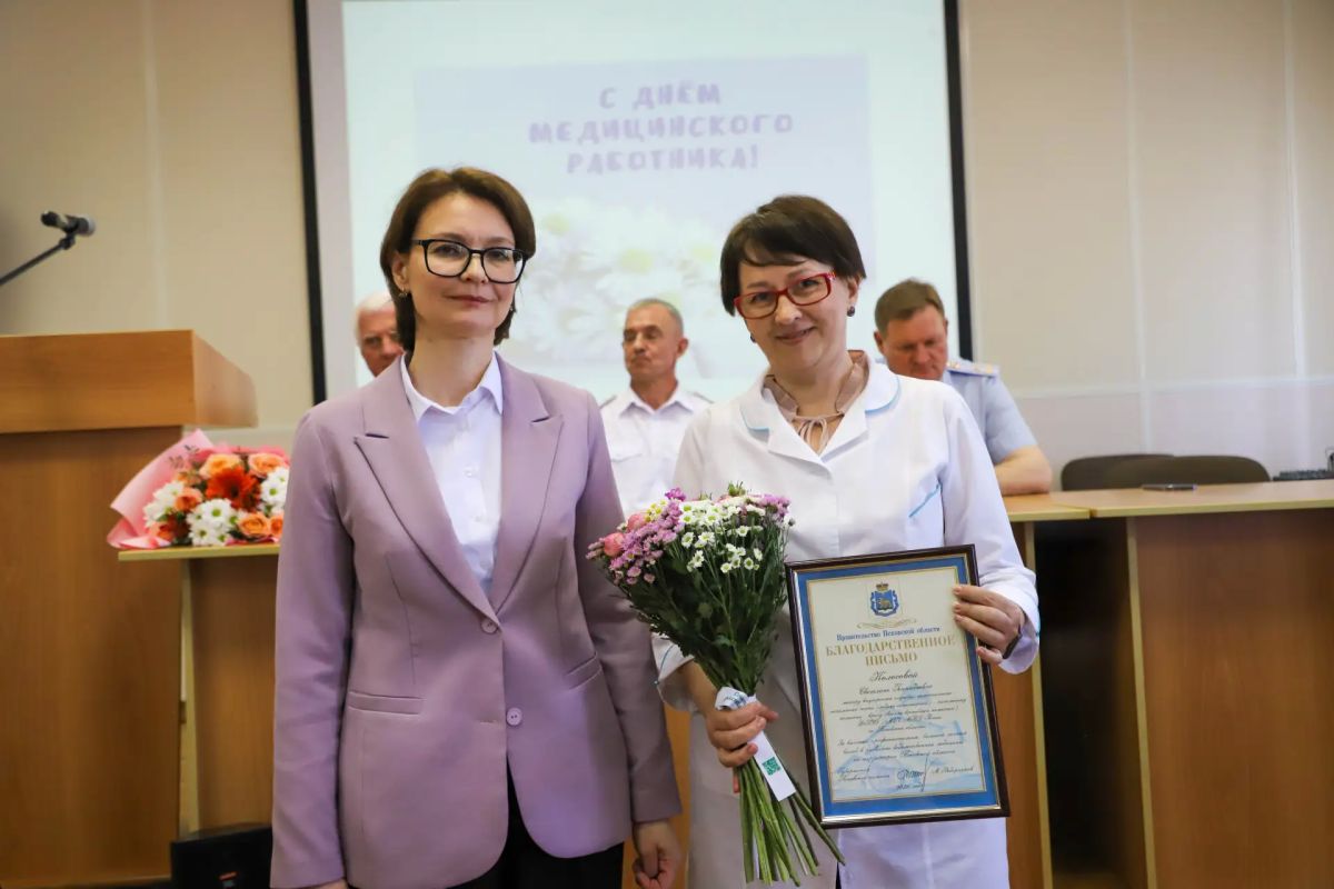 Людям в белых халатах пожелали успехов в их благородном труде Людям в белых халатах пожелали успехов в их благородном труде