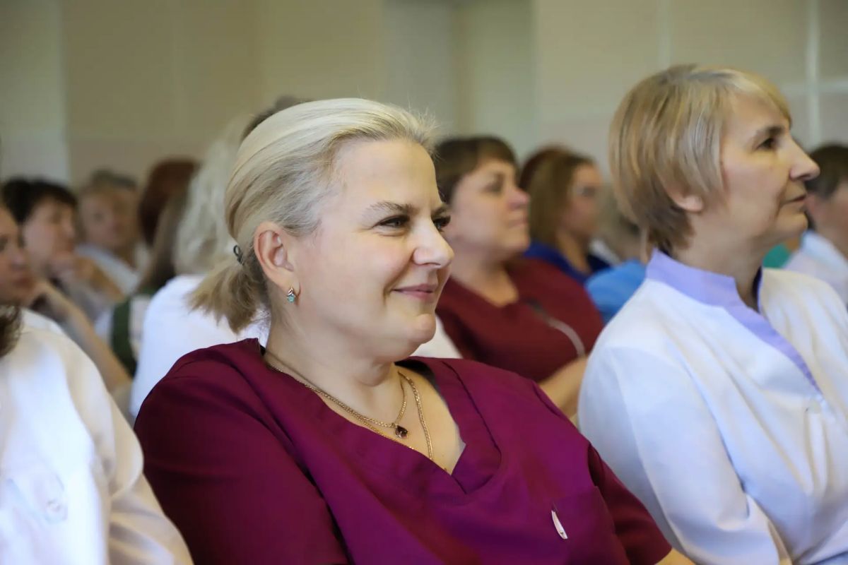 Людям в белых халатах пожелали успехов в их благородном труде Людям в белых халатах пожелали успехов в их благородном труде