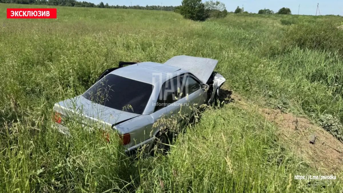 В Куньинском районе, у деревни Ступино, водитель автомобиля Audi не справился с управлением и допустил съезд в кювет В Куньинском районе, у деревни Ступино, водитель автомобиля Audi не справился с управлением и допустил съезд в кювет
