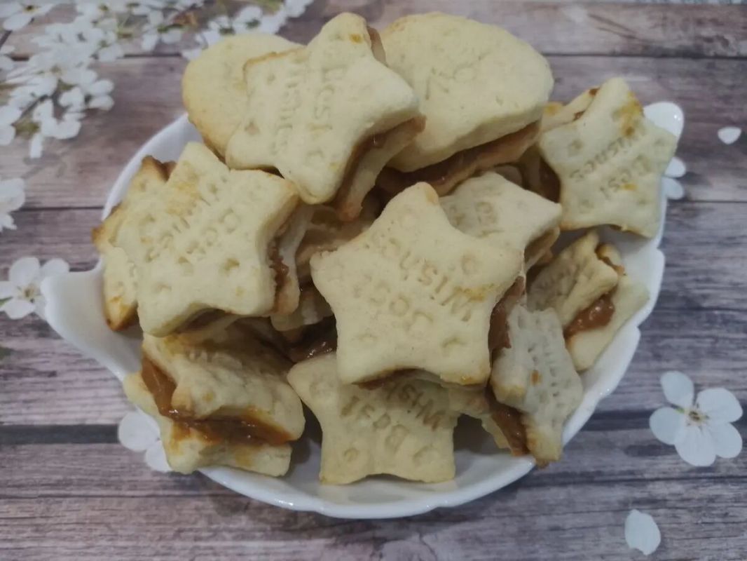Вкусное творожное печенье с вареным сгущенным молоком для уютного чаепития