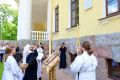 В усадьбе «Холомки» в Порховском округе торжественно открыли мемориальную доску в память о российском учёном и изобретателе, первом директоре Политехнического института, князе Андрее Гагарине