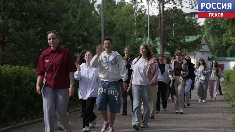 Движение Первых, юнармейцы и курсанты: 150 подростков завершают смену в проекте "Истоки.Школа"