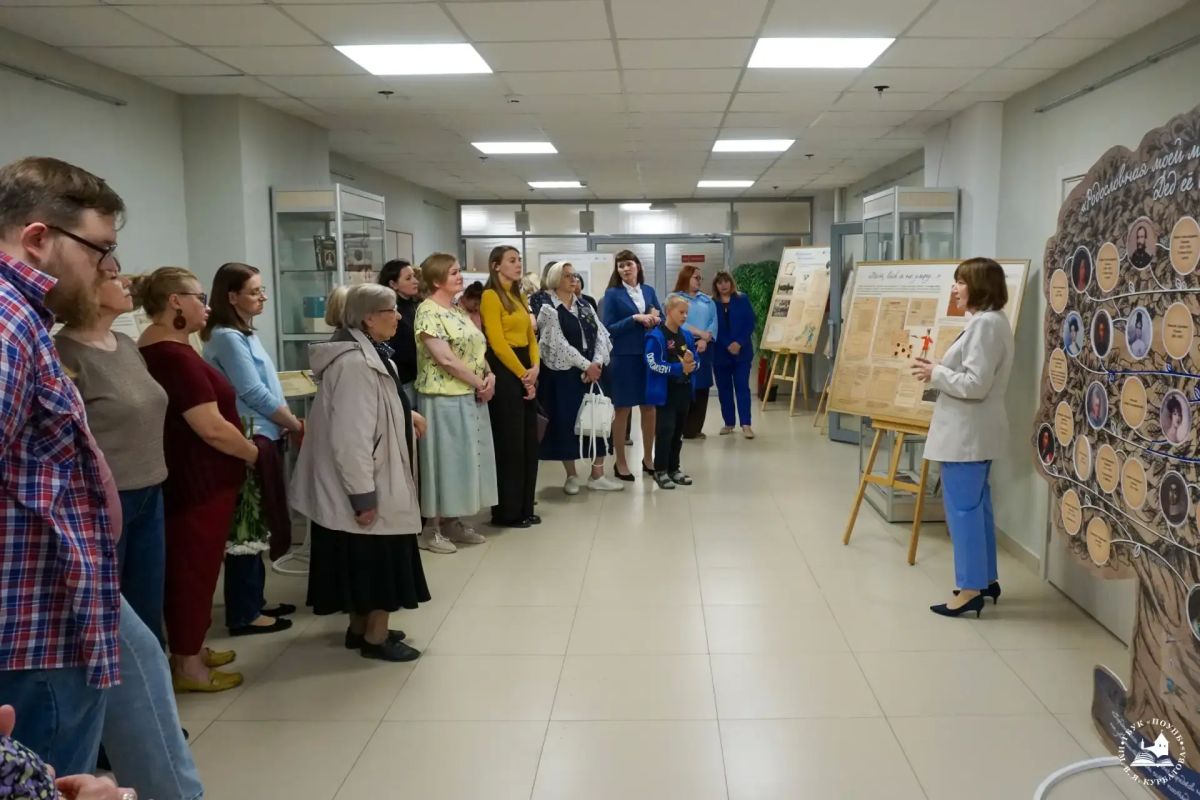 В Псковской областной универсальной научной библиотеке имени Курбатова продолжается экспонирование выставки архивных документов «Да здравствует Пушкин и праздник его поэзии!» В Псковской областной универсальной научной библиотеке имени Курбатова продолжается экспонирование выставки архивных документов «Да здравствует Пушкин и праздник его поэзии!»
