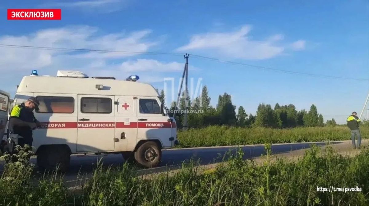 В Псковской области опрокинулся ВАЗ с подростками: один из них в тяжёлом состоянии В Псковской области опрокинулся ВАЗ с подростками: один из них в тяжёлом состоянии