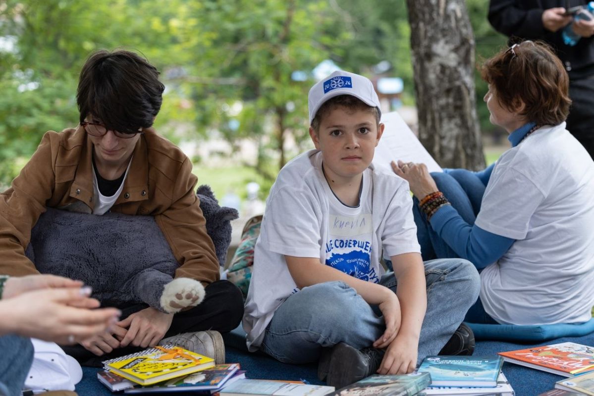 Книжный десант из Ленобласти высадился в Пскове Книжный десант из Ленобласти высадился в Пскове