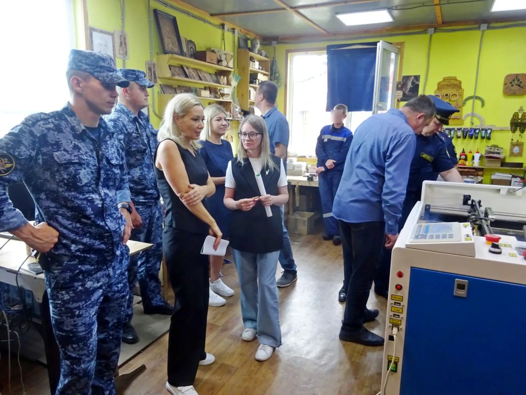 ИК-6 с рабочим визитом посетили представители Правительства Псковской области ИК-6 с рабочим визитом посетили представители Правительства Псковской области