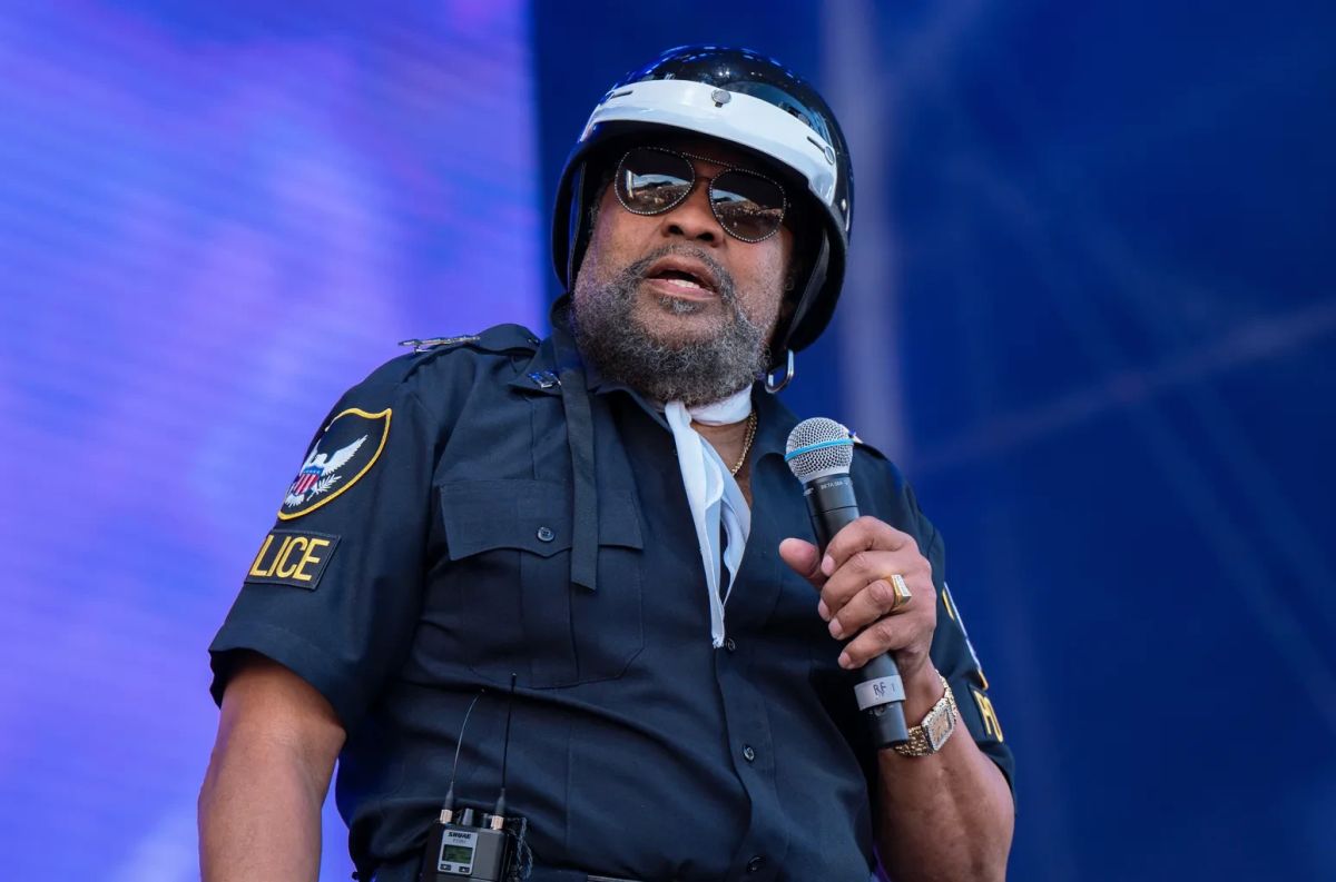 В возрасте 74 лет скончался вокалист любимой группы Дональда Трампа Village People и автор хита YMCA Виктор Уиллис В возрасте 74 лет скончался вокалист любимой группы Дональда Трампа Village People и автор хита YMCA Виктор Уиллис