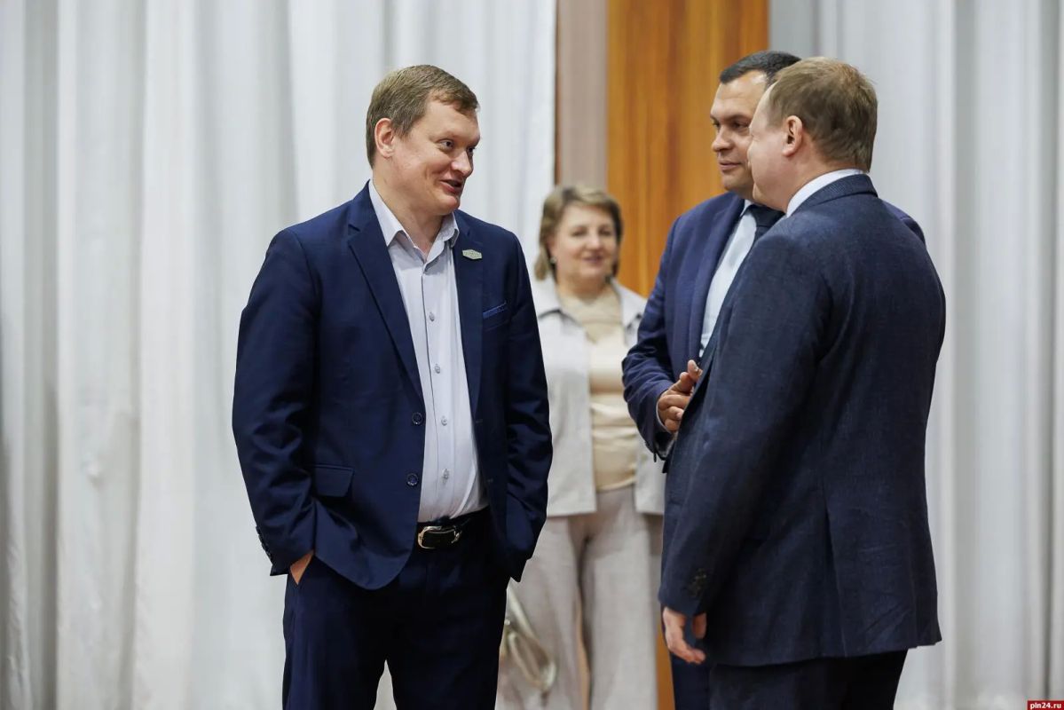 Кандидаты утверждены: Как прошла XXXII конференция псковской «Единой России» Кандидаты утверждены: Как прошла XXXII конференция псковской «Единой России»