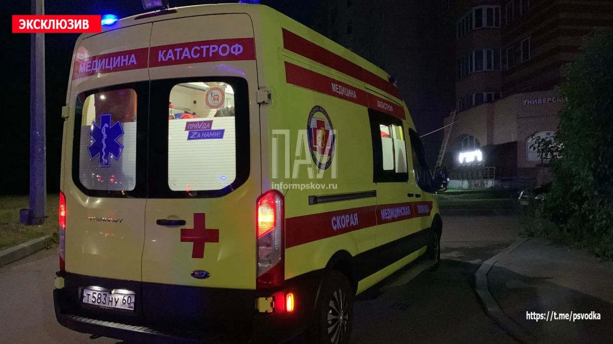 В Пскове, на улице Юбилейной у дома 22б, водитель автомобиля Golf, по предварительным данным, находившийся в состоянии алкогольного опьянения, совершил столкновение с автомобилем «Таврия», который от удара столкнулся с... В Пскове, на улице Юбилейной у дома 22б, водитель автомобиля Golf, по предварительным данным, находившийся в состоянии алкогольного опьянения, совершил столкновение с автомобилем «Таврия», который от удара столкнулся с...